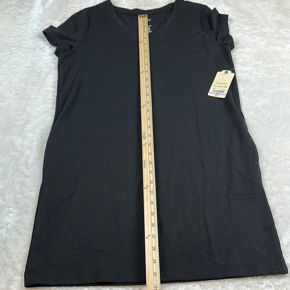 NWT St. John's Bay Black Fitted Short Sleeve T-Shirt (Long Shirt w/ Pockets) - Picture 5 of 8